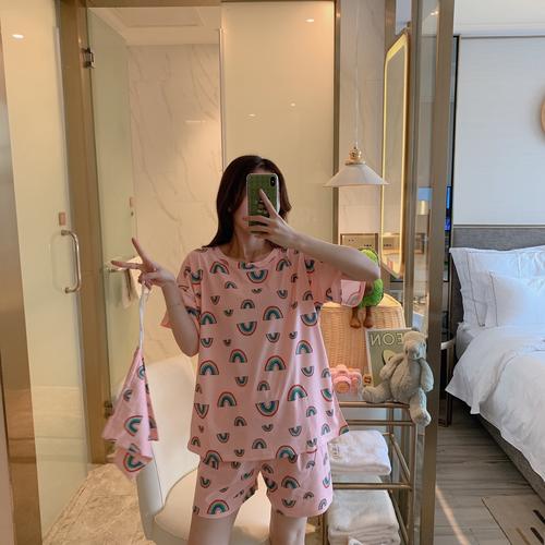 考生穿睡衣进场考试,去学校住宿时要带些什么东西?