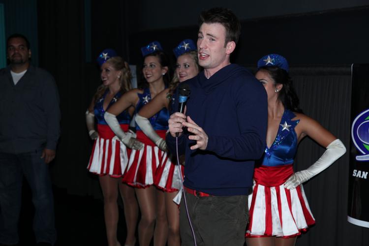 美国接连现13具尸体,美国科幻片,里面有哪一部13区失控?