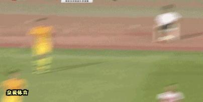 国足vs巴林,国足VS巴林队,第71分钟武磊单刀突入禁区被门将干扰重摔在地,为何裁判不给点球? 国足vs巴林,国足VS巴林队,第71分钟武磊单刀突入禁区被门将干扰重摔在地,为何裁判不给点球?