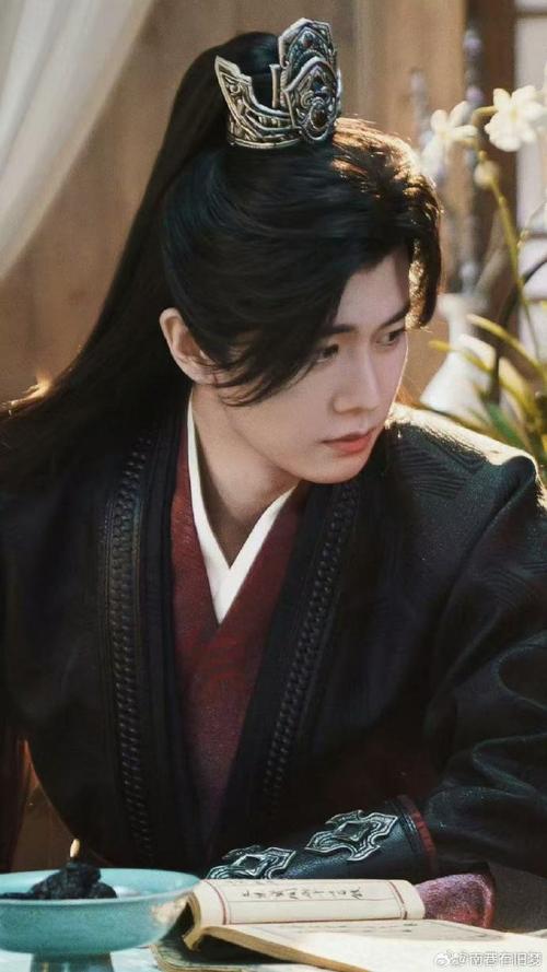 因发量太多剃掉头发,任嘉伦头发是真的假的?