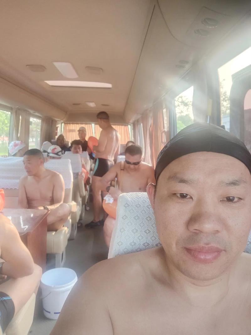 男生带妈妈遗照高考,广州一男子与同伴相约到龙洞水库游泳,不幸溺亡, 你怎么看?