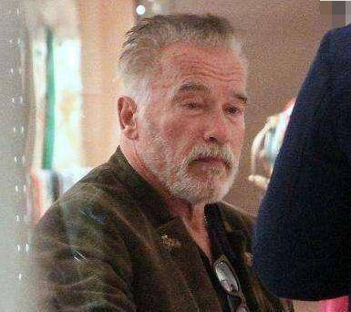 加州州长喊话民众,施瓦辛格现状？