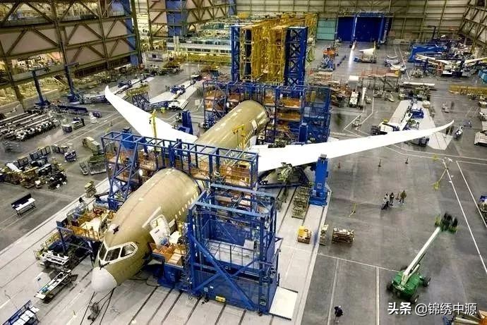 美国一半大学将破产,美国高科技产业破产了吗？美国制造业空心化了吗？