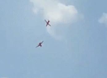 载242人飞机坠毁,印度飞机在表演期间,再次坠毁,这个民族是不是就不适合开飞机? 载242人飞机坠毁,印度飞机在表演期间,再次坠毁,这个民族是不是就不适合开飞机?