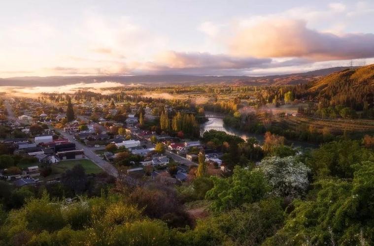 华人成新西兰女首富,现在的有钱人是不是都向往偏僻的地方安家?