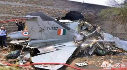 印度航空坠机声明,印度空军发言人12日证实，一架印度空军的米格27战机在进行例行训练时坠毁，你怎么看？