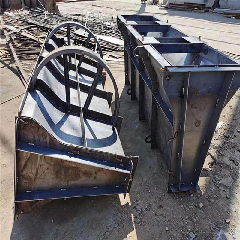 客车高速撞碎隔离墩,汽车怎样过隔离墩技巧?