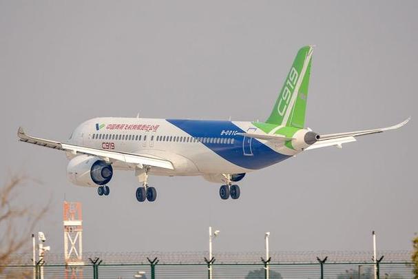 坠机事故超290死亡,我国国产c919飞机能坐多少人?