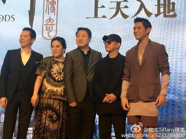 李连杰谈向佐穿女装,向佐结婚李连杰去了吗?