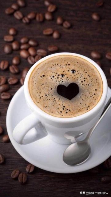 幼童被客人灌啤酒,金龙泉雪豹啤酒好喝吗？