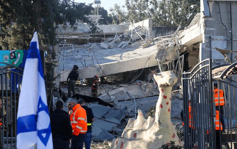 伊朗警告美英法3国,美国警告伊朗小心点