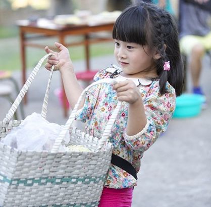 张亮与女儿合拍杂志,张亮与女儿合拍杂志图片