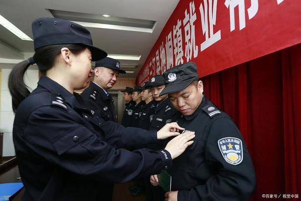 95后辅警因公殉职,临盆孕妇家中产子,佛山辅警变身“助产士”, 你怎么看?