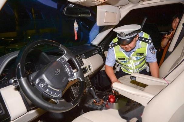 3男子酒后推车回家,醉酒后推车前进算醉驾吗?