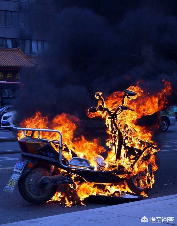 深圳地铁辟谣爆炸,深圳一电动车自燃发生爆炸，致一人受伤, 你怎么看？