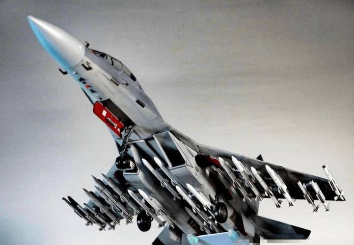 歼10CE亮相巴黎航展,印度开始装备阵风战机后,未来巴铁有可能装备歼10CE战机吗?