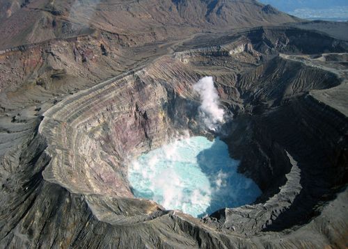 火山喷发灰柱1万米,火山喷发灰柱1万米高