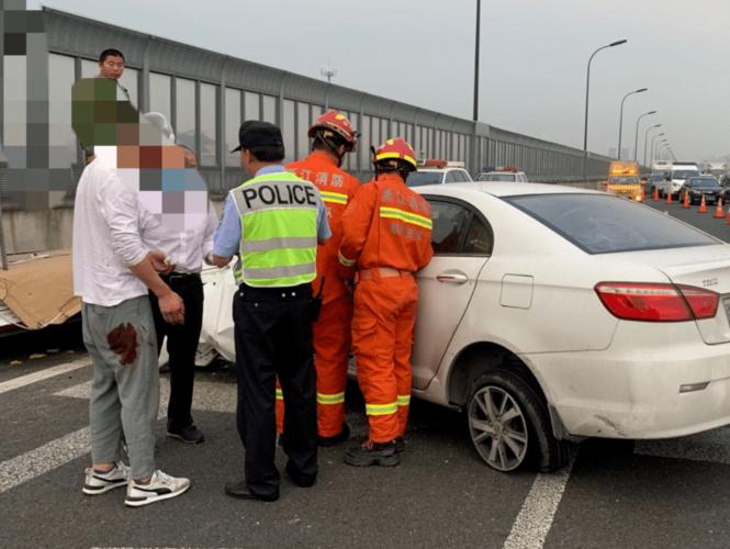 天津机场航站楼车祸,天津机场起降