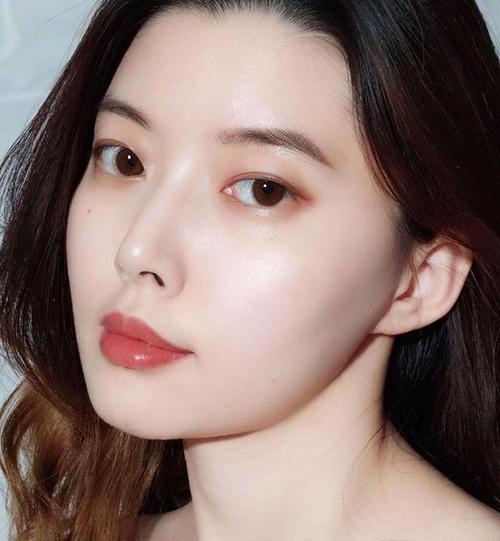 员工点评女观众外貌,为什么女生喜欢评价其他女生的脸?