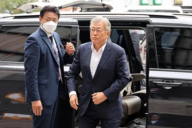 英国首相认错韩总统,文在寅的道歉,能否化解韩国法检矛盾?