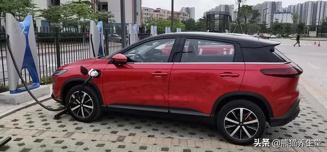 年轻人不买年抛电车,20岁不会骑电动车正常吗? 年轻人不买年抛电车,20岁不会骑电动车正常吗?