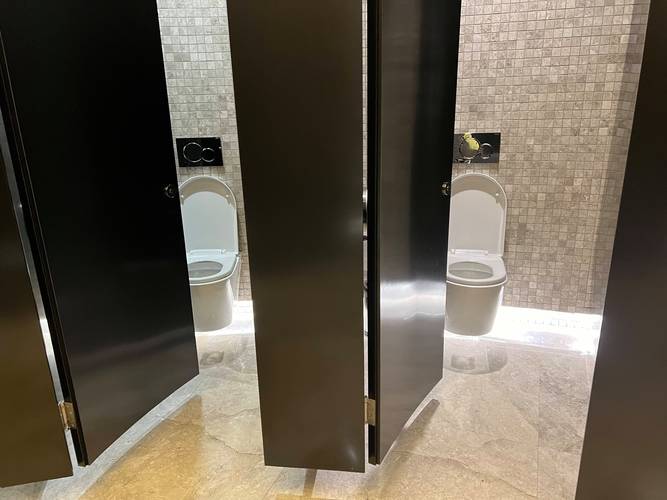 一商场男厕改女厕,用完商场里的厕所怎么冲?比如银泰那样的?