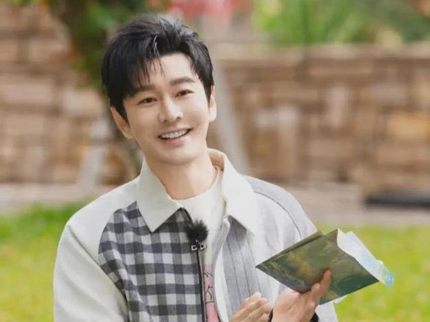 黄晓明上戏考博落榜,博士论文造假、高考只有384分的翟天临为何要将黄晓明供出来?