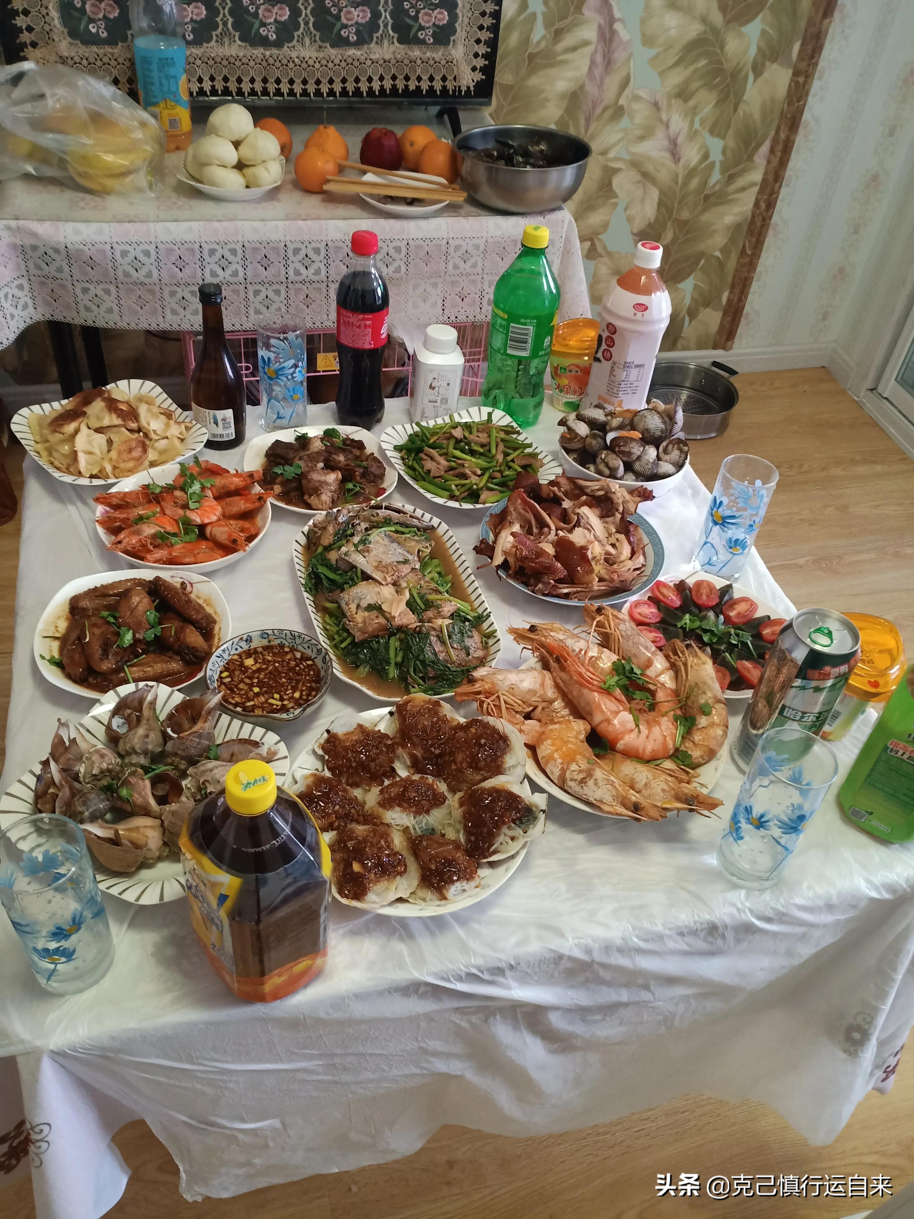 拟立法社会救助体系,爱宠人士建议立法禁吃猫狗肉，财政拨款救助流浪猫狗，你支持吗？