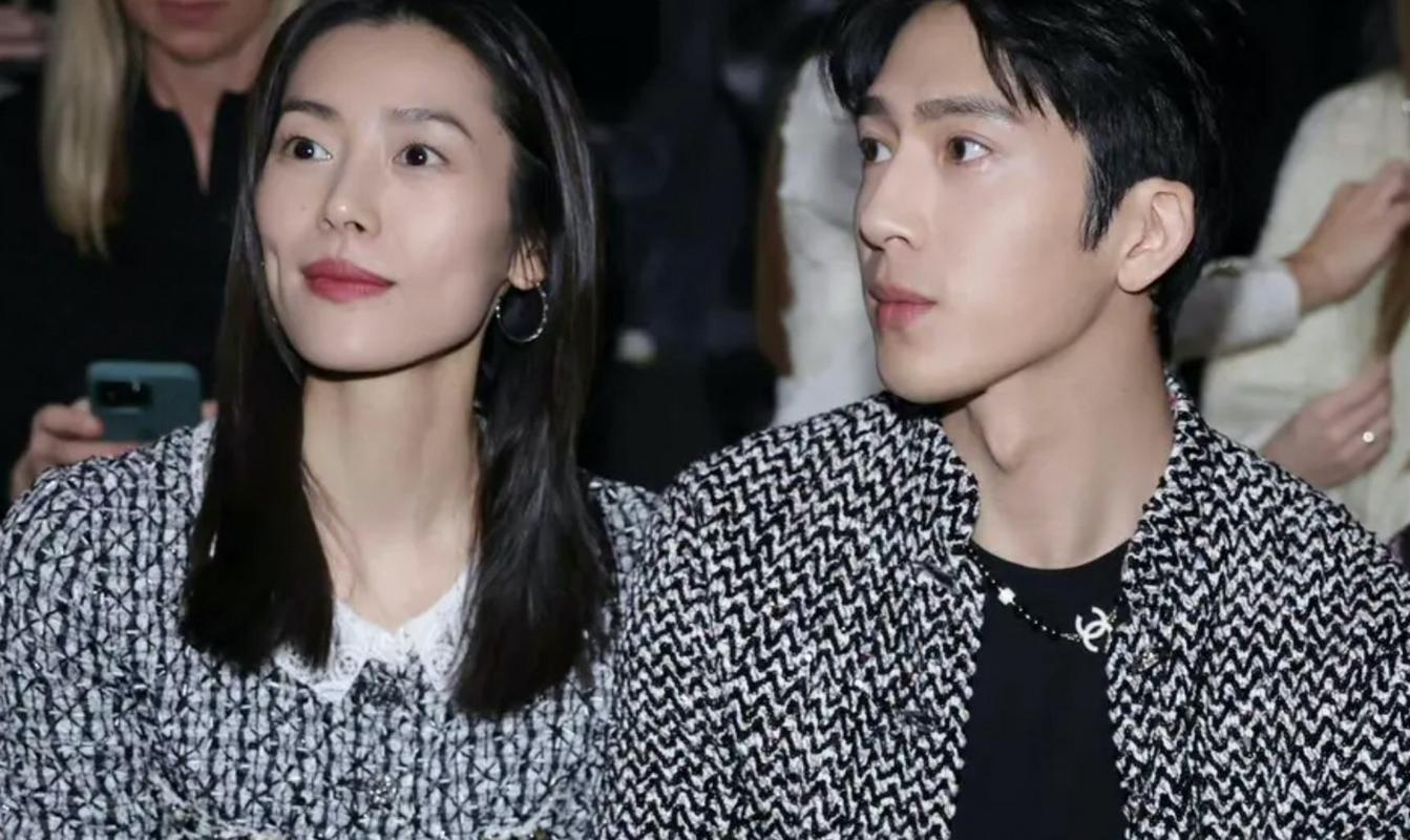 井柏然刘雯被问婚讯,井柏然和刘雯相差几岁?