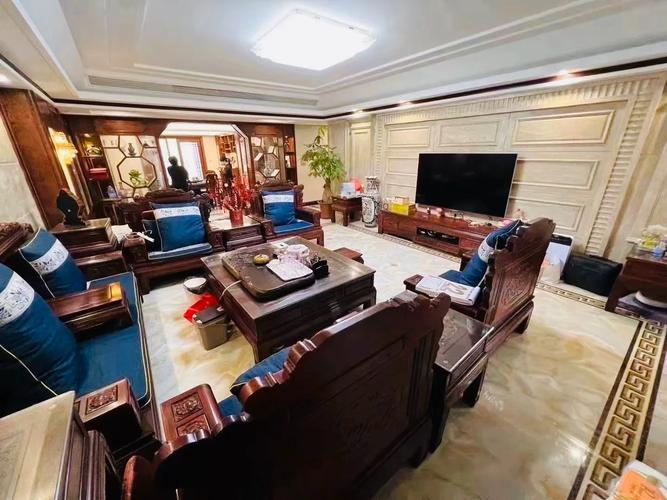 10人办公用房4000平,楼面价4000多房子要多少钱一平?