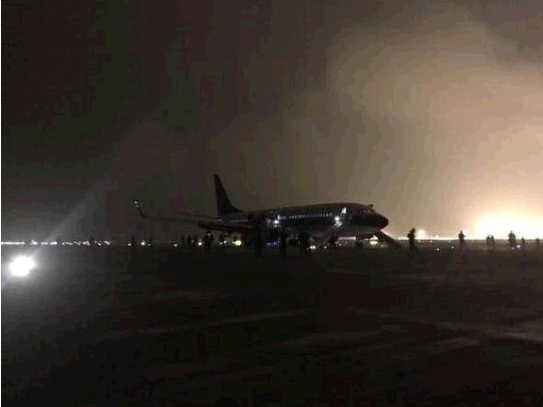 客机急降乘客写遗书,飞机上写遗书能发出去吗? 客机急降乘客写遗书,飞机上写遗书能发出去吗?