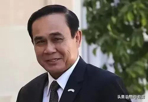 泰国总理停职, 泰国总理停职,