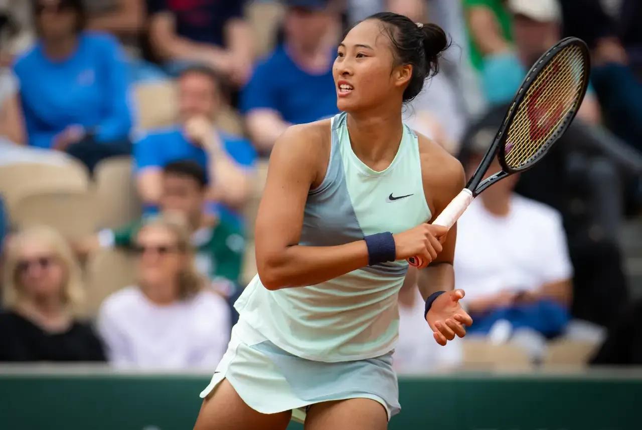 郑钦文回应温网出局,西班牙站冠军郑钦文柏林站为什么首轮会被淘汰？温网她能走多远？