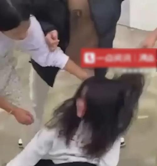 13岁女生被多人殴打,13岁女孩遭殴打