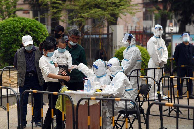 尔滨居民排队装空调,尔滨居民排队装空调多少钱