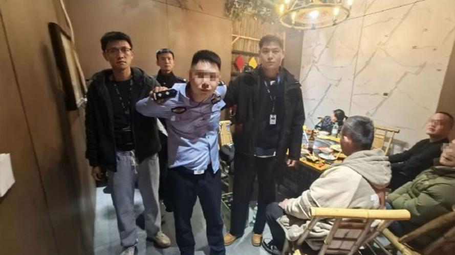 冒充警察骗女友39万,