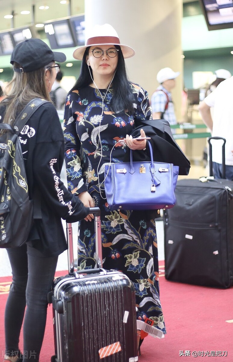 王岳伦机场接王诗龄,王岳伦和王诗龄