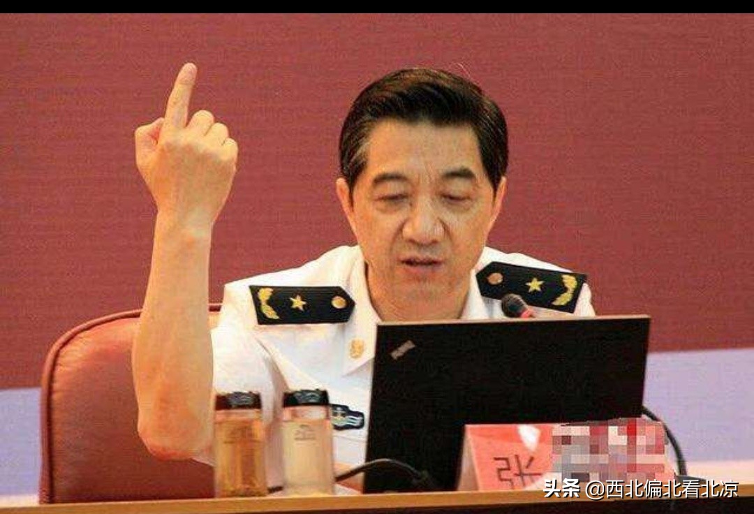 山东舰航母编队离港,9月1日首艘国产航母山东舰离港，意味着什么？