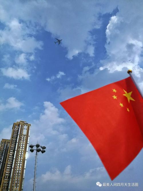 外国船只挂五星红旗,在国外看到五星红旗迎风飘扬时,你的心情是怎样的?