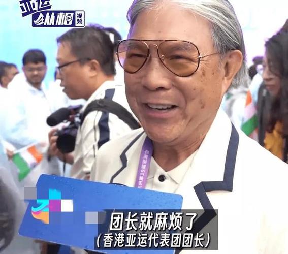 欠百万希望女儿帮还,据报道,杭州一个从事书画行业的老人黄某有两个女儿,但女儿们出嫁后从未回家照看父亲。于是黄某找来一位保姆,照顾自己的生活。2007年11月黄某去世前立下遗嘱,将百万元遗产赠给保姆。黄某去世后,他的两个女儿向法院提出诉讼请求,要求分得百万元遗产。 (1)黄某的遗嘱有效吗?为什么? (2)保姆获得财产属?