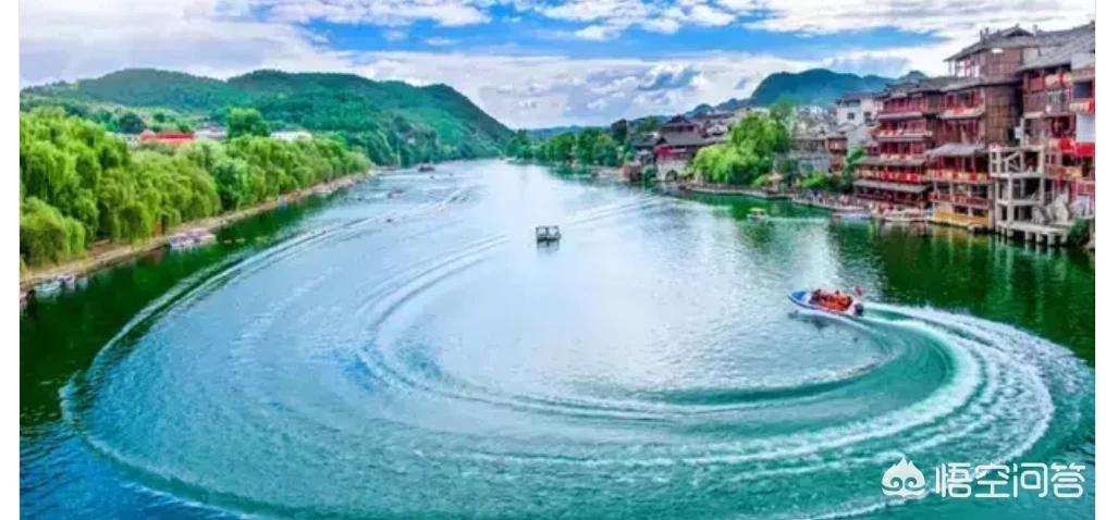 斗牛士被牛踩死,贵州斗牛牛倒地为啥多人上牛身上踩？