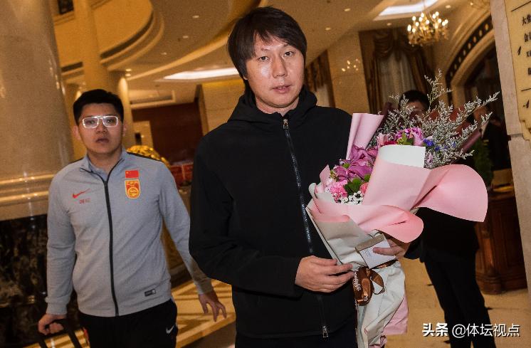 国足回应带较多行李,越南媒体拿国足行李多做文章，他们有意为难国足吗？