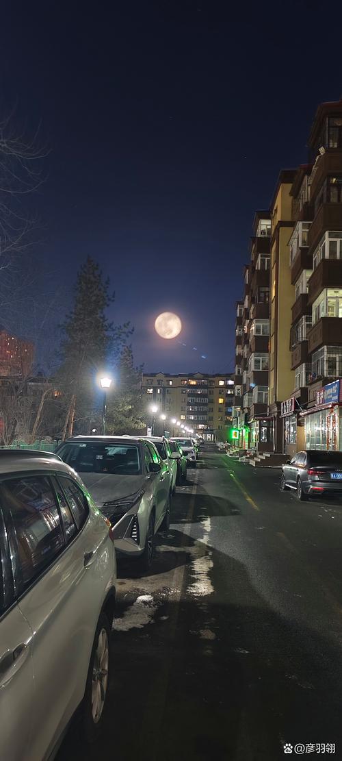 在新疆拍到超大圆月,在新疆拍到超大圆月亮怎么办
