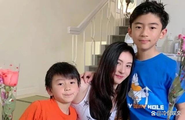 女孩撞脸张柏芝走红,有种遗传叫张柏芝儿子,神似谢霆锋,面对镜头帅气十足,你咋看? 女孩撞脸张柏芝走红,有种遗传叫张柏芝儿子,神似谢霆锋,面对镜头帅气十足,你咋看?