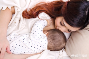 机上分娩女婴仅2斤,生孩子：产妇出月子掉多少斤算正常？如何才能一路瘦下去？