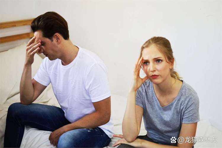 30年才知道丈夫工作,老公三十多了,都还没有个正儿八经的工作,成天就知道玩手机,我该怎么办?