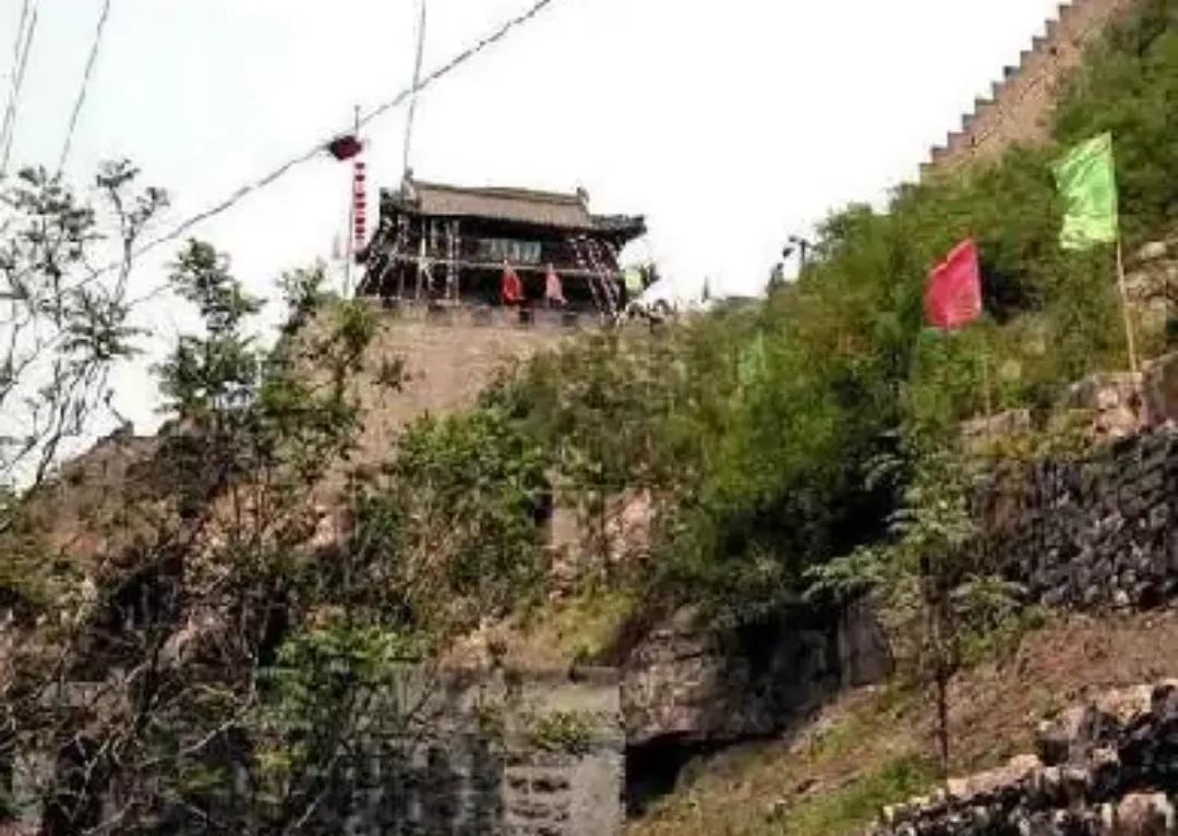 西藏自驾游途中去世,父女西藏8日团游，行程最后一天65岁父亲突发心梗去世，责任在谁？