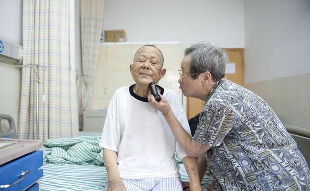 喊61名职工回来上班,61岁找份照顾老人的工作?