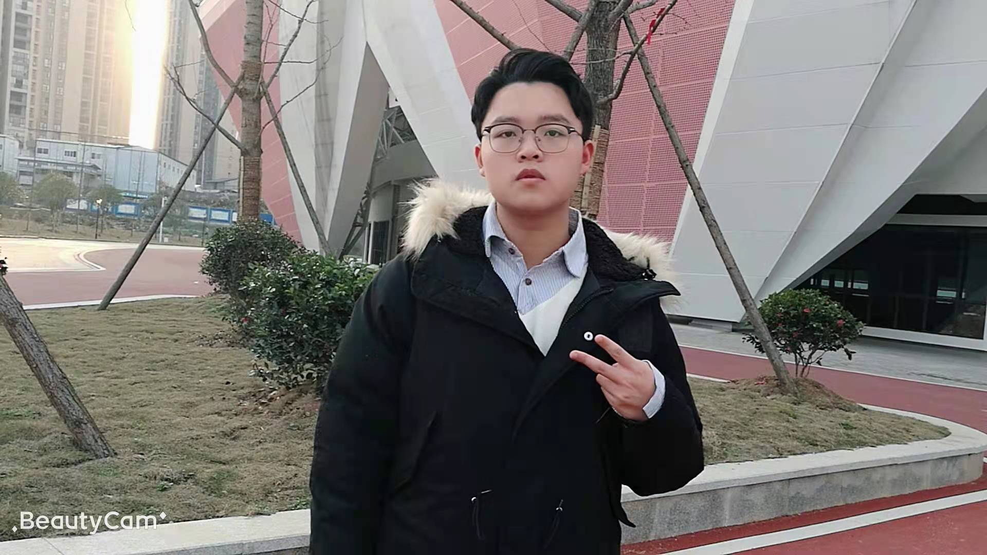 男童失手摔死女婴,为什么女婴儿像男孩？