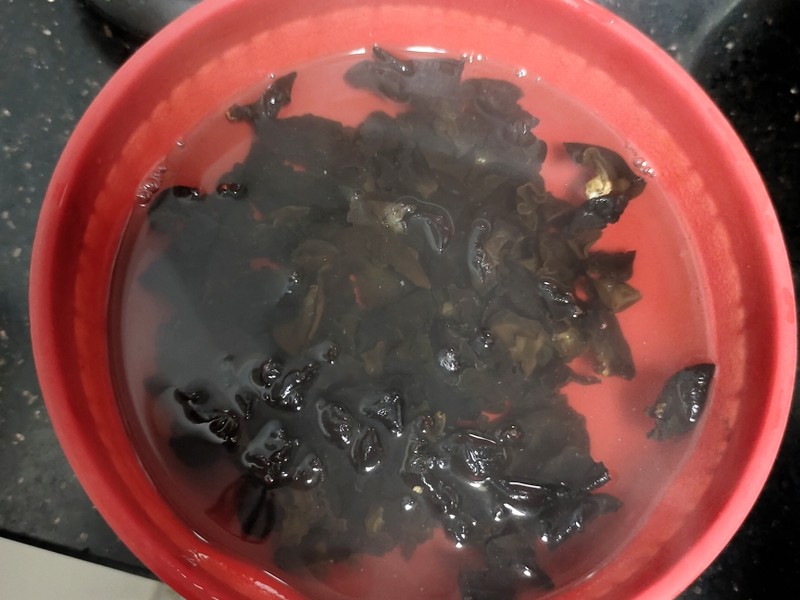 女孩和姥姥被浇高汤,姥姥汤是什么? 女孩和姥姥被浇高汤,姥姥汤是什么?